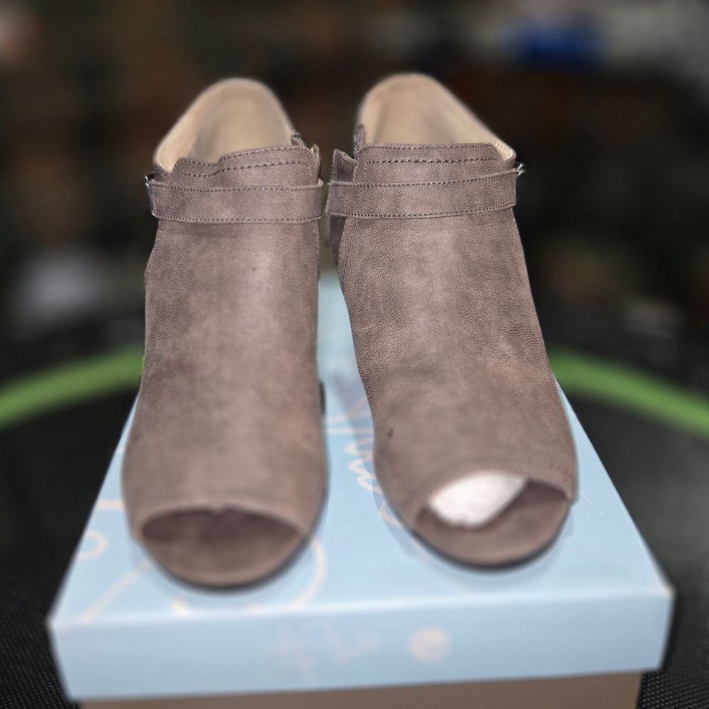 Life Stride Brown Ankle Booties Suede